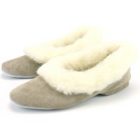 Ladies full heeled slipper with collar