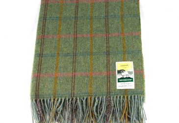 Glencroft green wool travel rug flat
